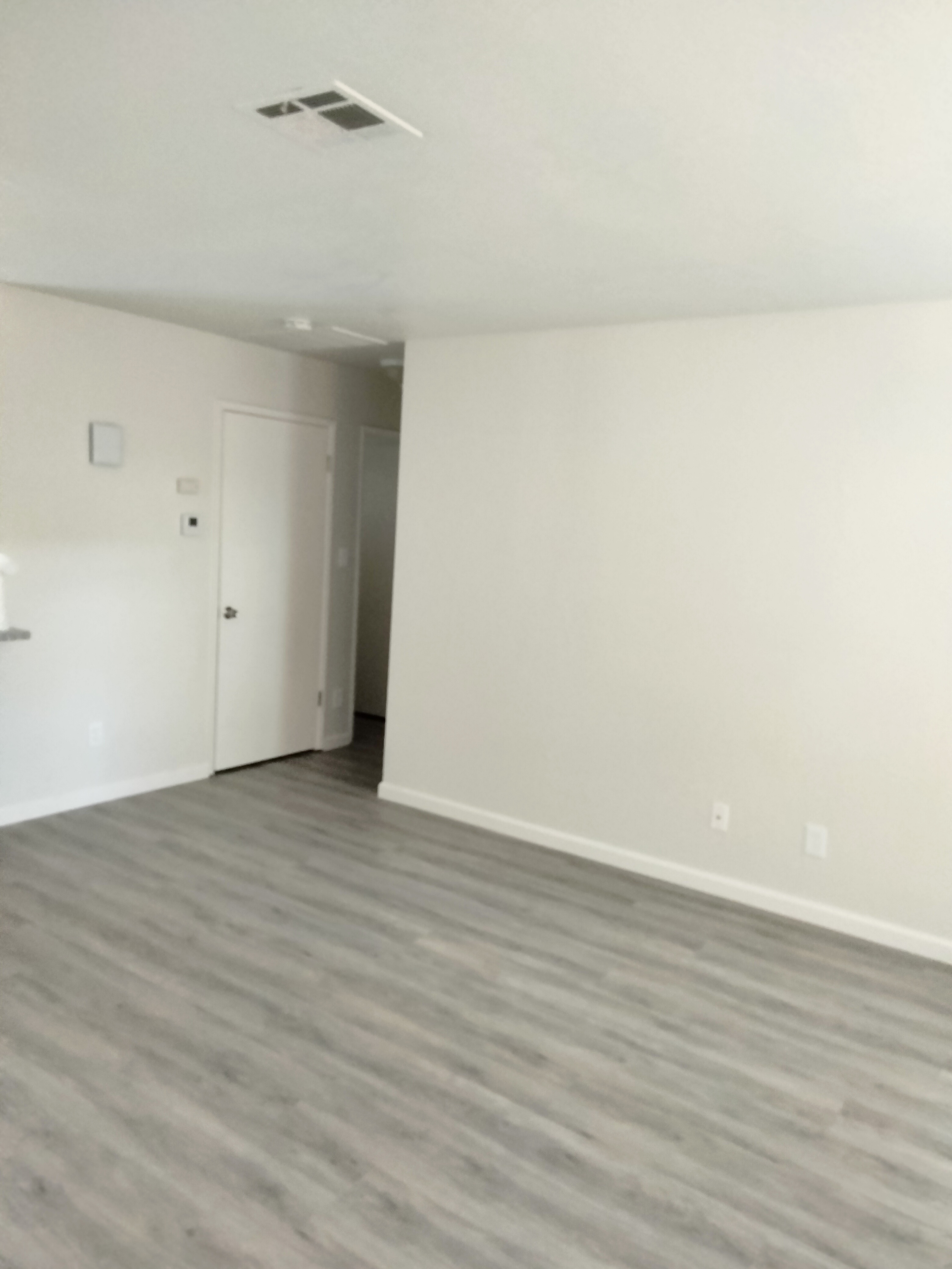 Additional photo of 521 E Elm Street rental property
