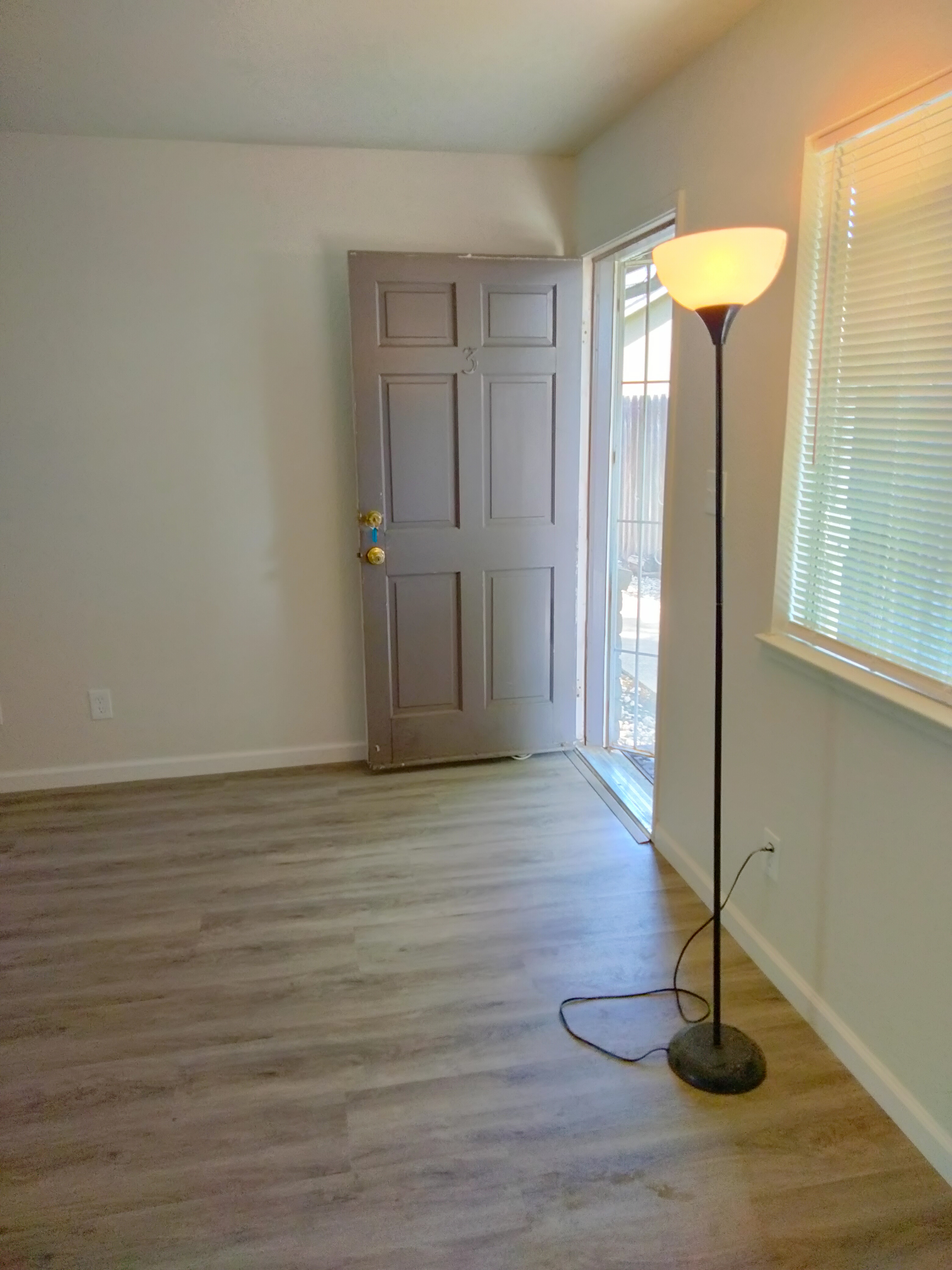 Additional photo of 521 E Elm Street rental property